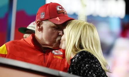 Andy Reid Confirmed that her 65 old woman Tammy will welcome their new baby.