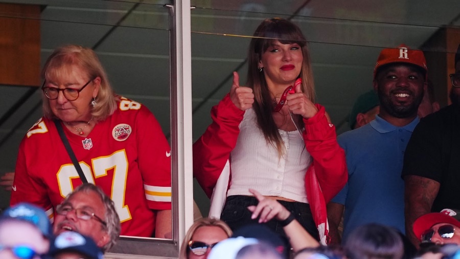 Taylor Swift attends Chiefs Vs Bears Game
