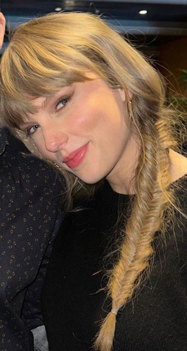 Taylor looking cute