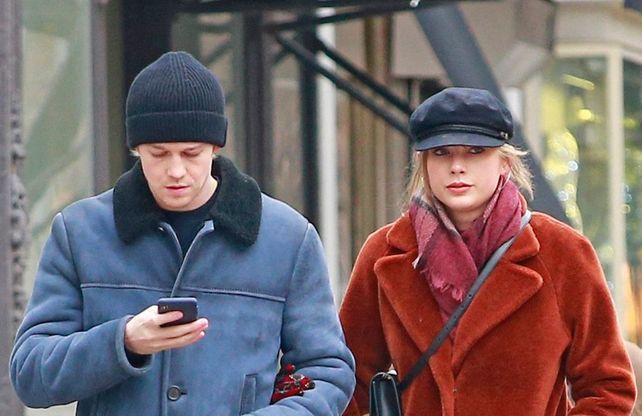 Taylor Swift Spotted with Her Ex Joe Alwyn In Wisconsin After Chiefs Loss To Green Bay Packers