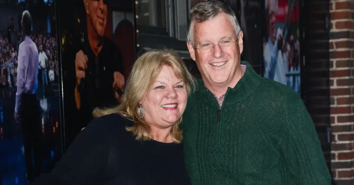 ”We’re Stuck Up TOGETHER For Life”. Taylor Swift's Parents Celebrate 35th Wedding Anniversary with Heartfelt Message