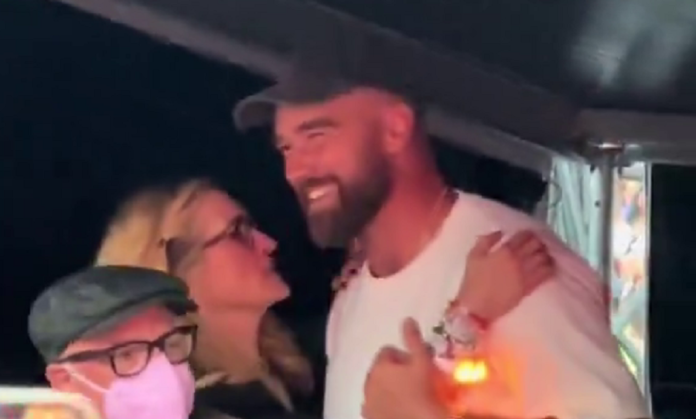 Travis Kelce and Julia Roberts