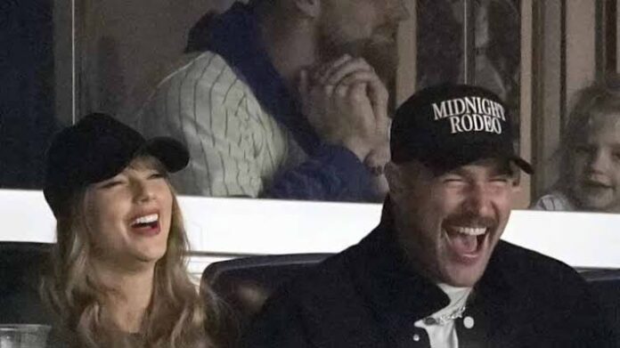 Travis Kelce and Taylor swift laughing together