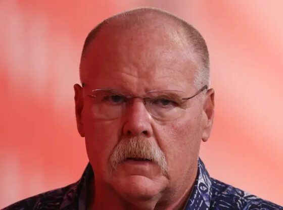 Coach Andy Reid reveals why Travis Kelce was temporarily suspended just hours before the Chiefs vs. Lions match — vows to deal with him personally!
