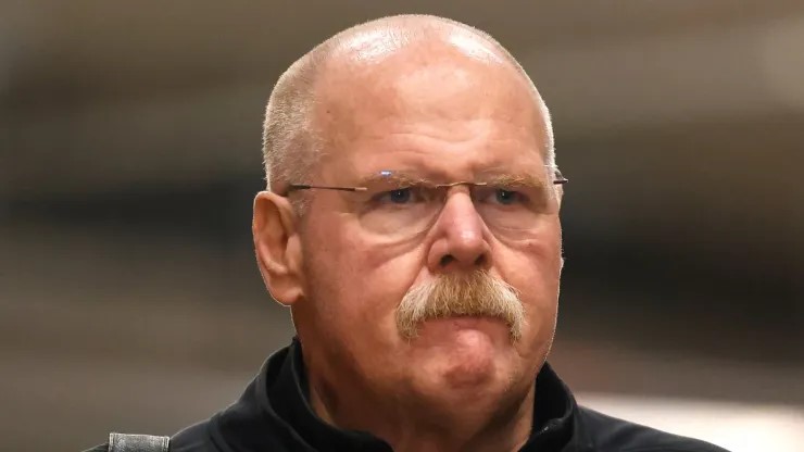 “Travis Kelce must be out of the game” — Andy Reid reveals why Kelce is too rough and careless on the field, often picking fights with opponents due to anger issues, even while being blamed for the team’s losses this season.